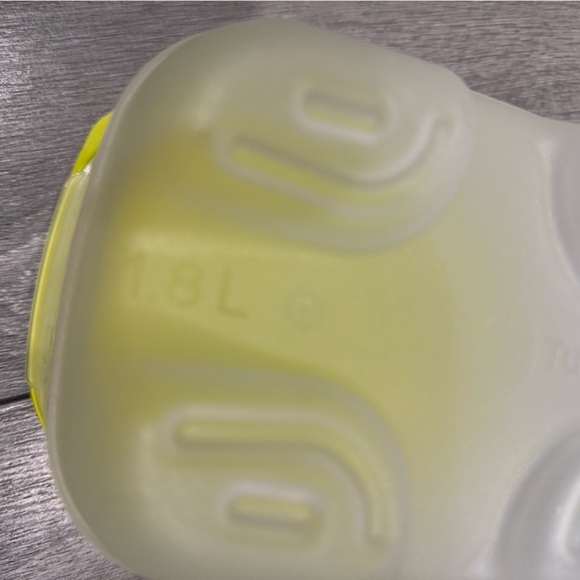 Tupperware FridgeSmart Small Deep Container 1.8L - Picture 4 of 4